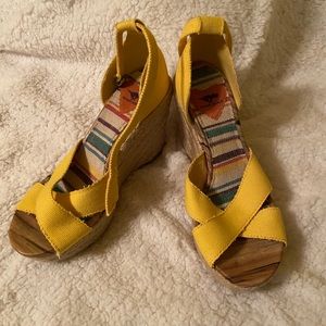 Rocket Dog CLARA Yellow Canvas Wedges